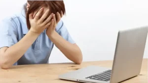 Siber zorbalık gençlerde kaygı ve benlik saygısında düşüşe yol açıyor