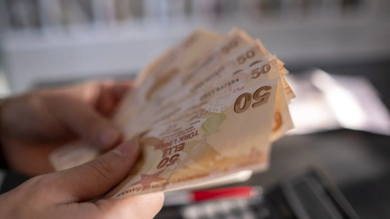 2026 Ocak Ayı Emekli Zammı Belli Oluyor: En Düşük Emekli Maaşı Kaç Oldu? İşte SSK, Bağ-Kur ve Memur Emeklisi Maaş Tablosu