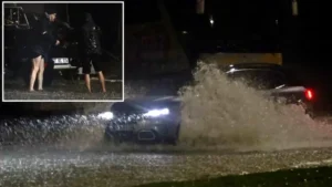 Antalya’da sağanak yolları göle döndürdü: Çok sayıda araç mahsur kaldı