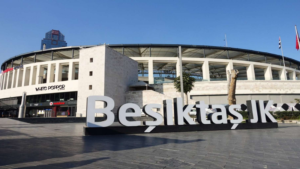 Beşiktaş’a mahkeme şoku: Tüpraş Stadyumu’na mirasçı çıktı!