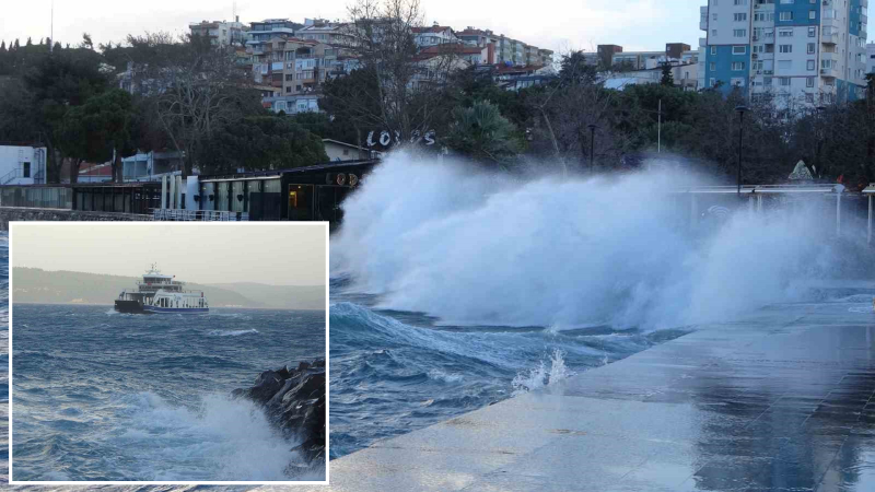 Çanakkale Boğazı fırtına nedeniyle kapatıldı: Feribot seferleri durdu, işte iptal edilen seferler