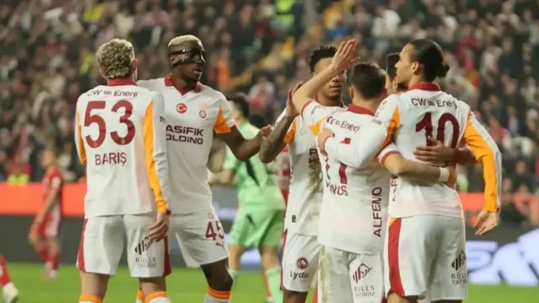 Ismail Jakobs maçta yaşananları anlattı: “Devre arasında yere yığıldı”