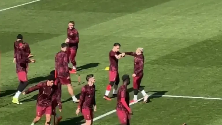 Kavga mı şaka mı? Galatasaray idmanında gündem olan görüntü