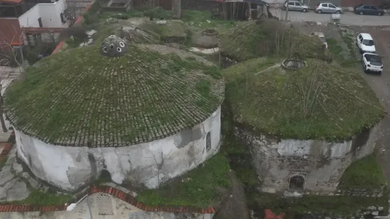 Ne yıkılabiliyor ne satılabiliyor! Zamana direnen 6 asırlık yapı görenleri şaşırtıyor