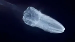 Çin Tianzhou-9 kargo uzay aracını fırlattı: Gökyüzünde denizanası şeklinde ışık bulutu oluştu