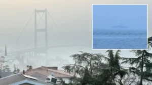 İstanbul Boğazı’nda sis etkili oluyor