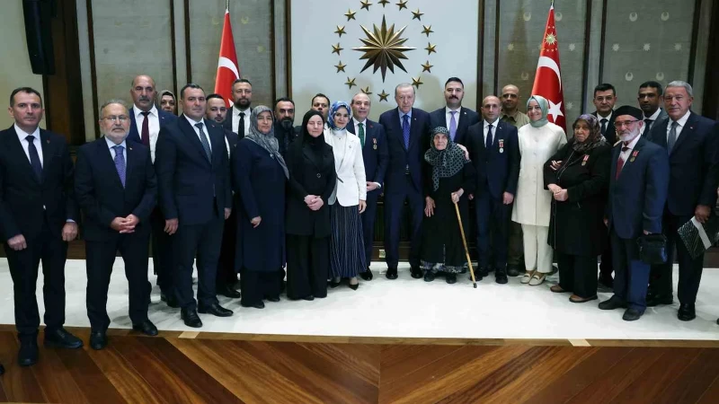 Cumhurbaşkanı Erdoğan şehit ailelerini kabul etti