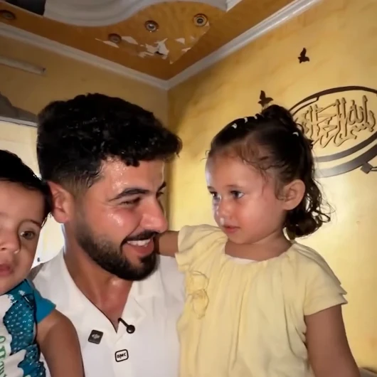 Gazze’nin mucizesi Selam: Enkazdan kurtardığı küçük kızı üç yıl sonra ilk kez ziyaret etti