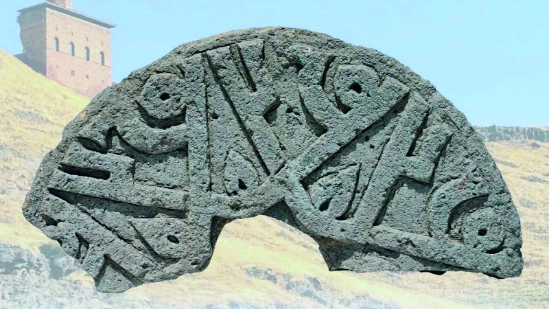 ‘Hz. Muhammed’ ismini taşa kazımışlar