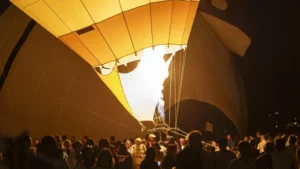 Kapadokya’da ‘Night Glow’ etkinliği: Yerli ve yabancı turistler tarafından yoğun ilgi gördü