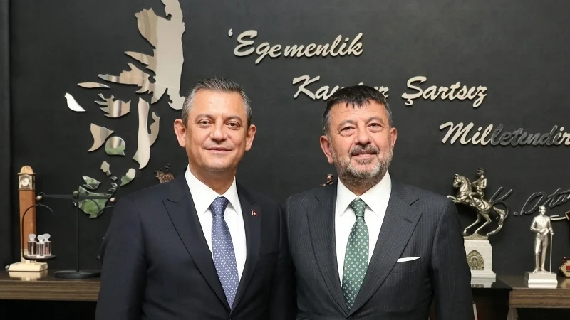 Özgür Özel ve Veli Ağbaba hakkında ‘rüşvet alma’ suçundan fezleke: Dokunulmazlıklarının kaldırılması istendi