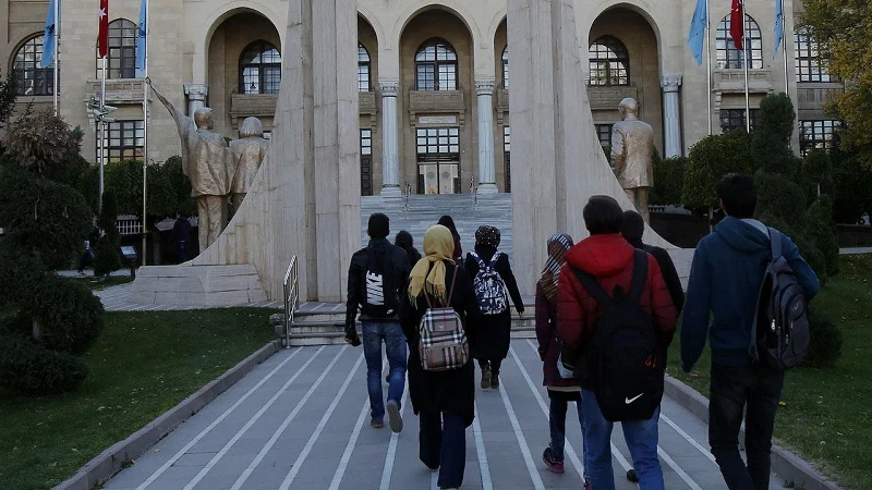 Yükseköğrenim mezunlarına 2 yıl ikamet hakkı
